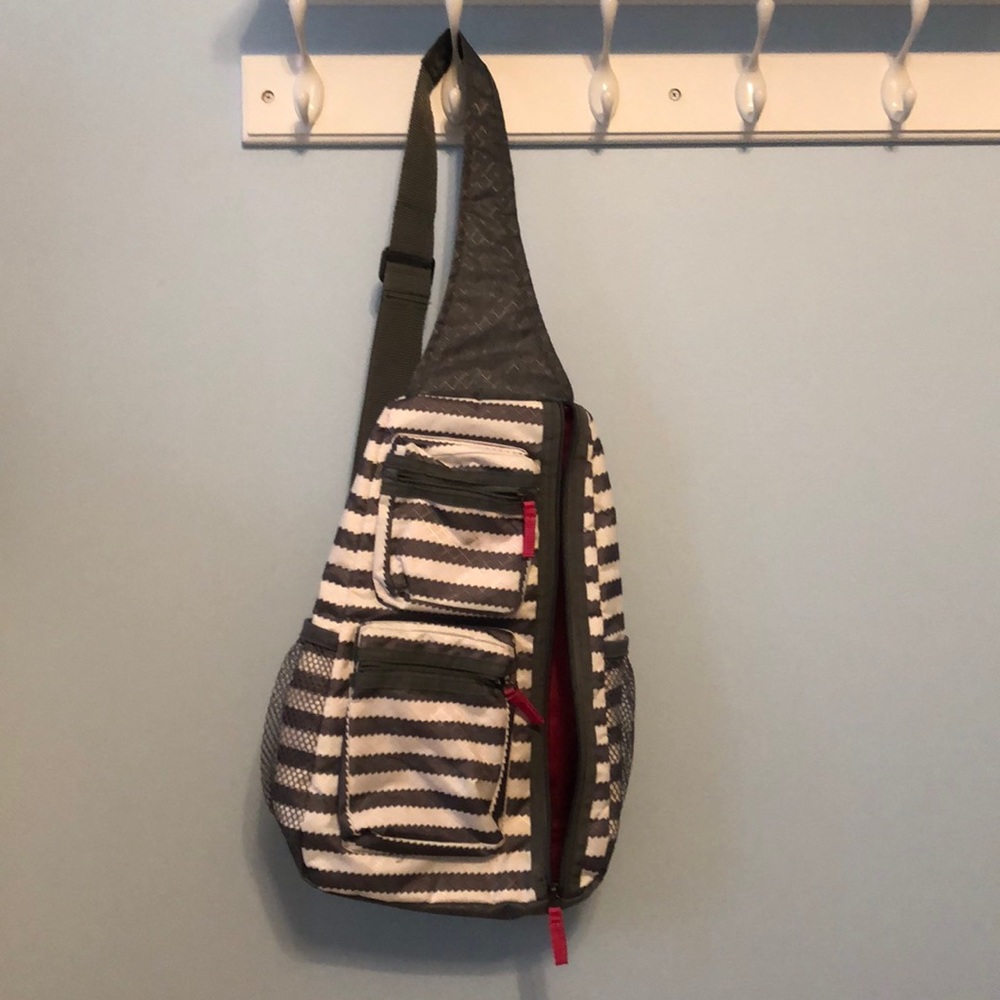 Thirty one over the shoulder back pack